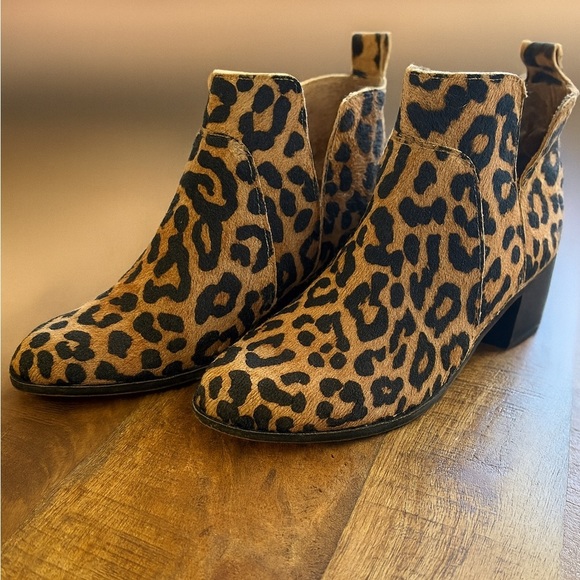 Franco Sarto Richland 2 Leopard Booties, Size 7 - Picture 3 of 5